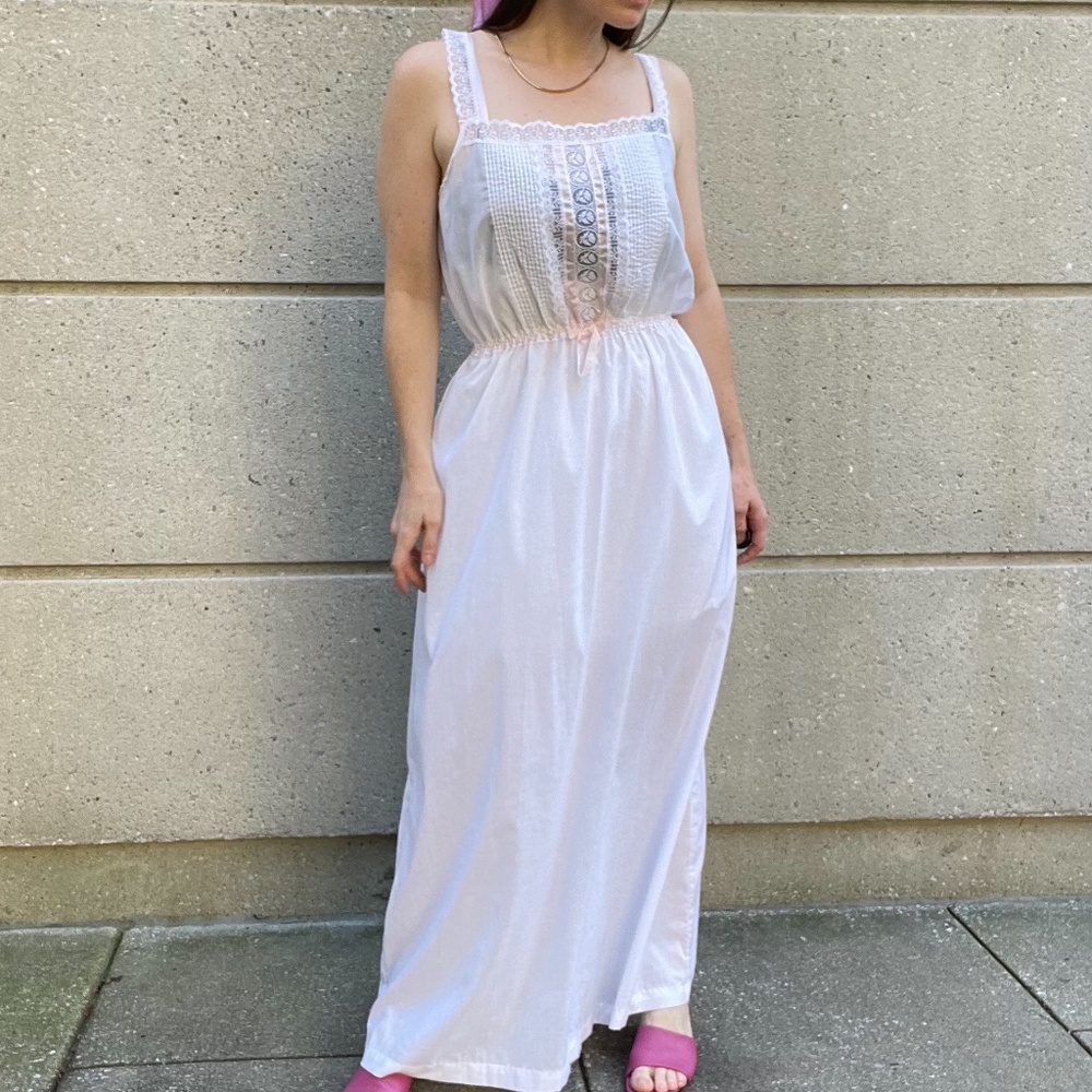 Vintage 60's Lace and Cotton Cottage Core Nightgown